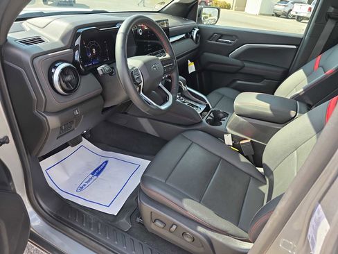 Used 2023 Chevrolet Colorado Z71 w/ Z71 Convenience Package 2 image 11