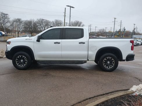 Used 2023 Chevrolet Silverado 1500 ZR2 w/ Technology Package image 5