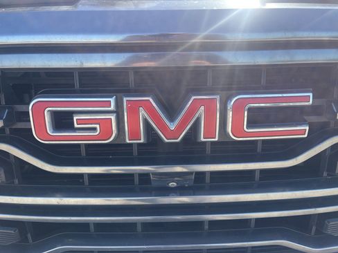 Used 2023 GMC Sierra 1500 AT4 w/ Technology Package image 12