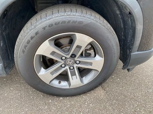 Used 2025 Honda Pilot EX-L image 3