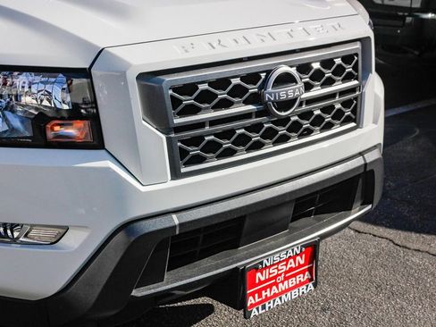 New 2024 Nissan Frontier SV w/ SV Convenience Package image 5