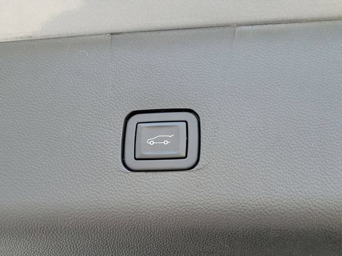 Used 2024 Chevrolet Traverse Premier w/ Redline Edition FWD image 16