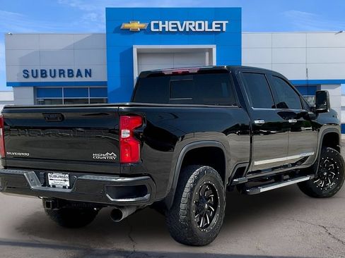 Used 2024 Chevrolet Silverado 2500 High Country AWD/4WD image 4