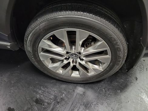 Used 2020 Toyota RAV4 XLE Premium AWD/4WD image 12
