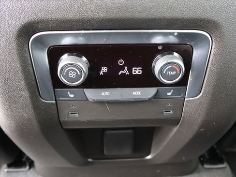 Used 2025 Chevrolet Tahoe Premier AWD/4WD image 33