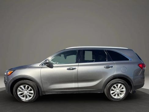 Used 2018 Kia Sorento FWD image 8