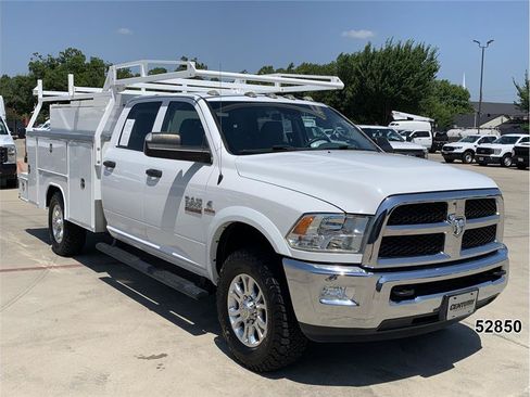 Used 2018 RAM 3500 Tradesman w/ Chrome Appearance Group RWD image 3