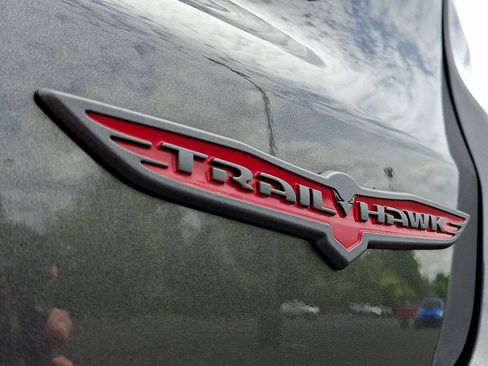 Used 2022 Jeep Compass Trailhawk w/ Trailhawk Convenience Group AWD/4WD image 24