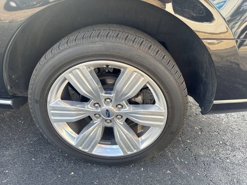 Used 2023 Ford Expedition Platinum AWD/4WD image 57