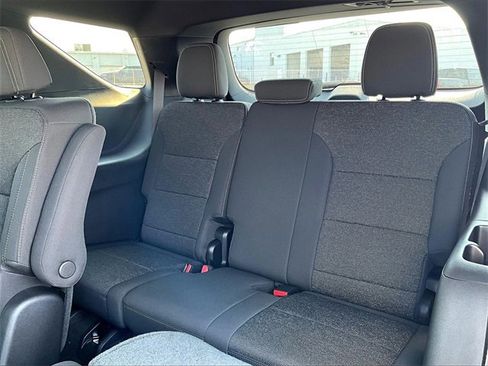 New 2025 Chevrolet Traverse LT w/ Driver Confidence Package image 14