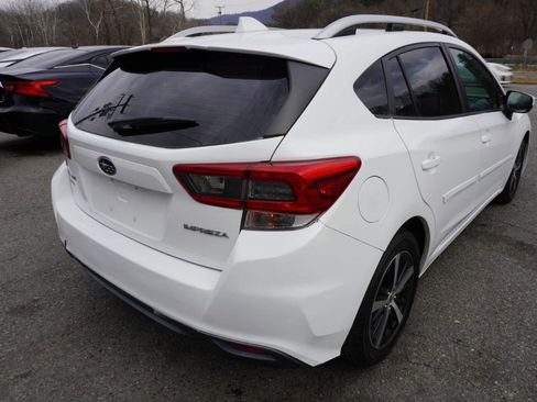 Used 2022 Subaru Impreza 2.0i Premium image 14