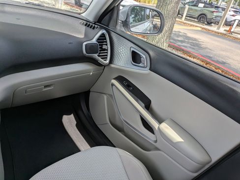 Used 2020 Kia Soul LX FWD image 13