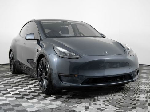 Used 2022 Tesla Model Y Performance image 10