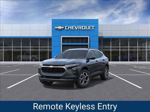 New 2026 Chevrolet Trax LT w/ Driver Confidence Package image 9