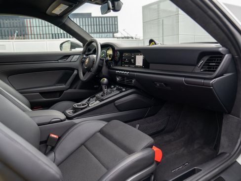 Used 2024 Porsche 911 GT3 RWD image 25