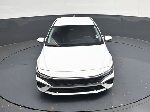 Used 2024 Hyundai Elantra SEL image 45