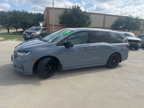 Used 2024 Honda Odyssey Sport image 7