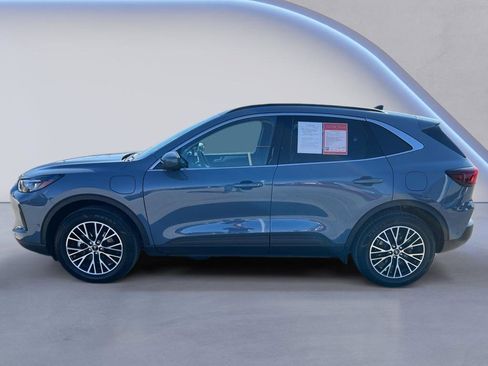 Used 2023 Ford Escape SE w/ PHEV Premium Package image 4