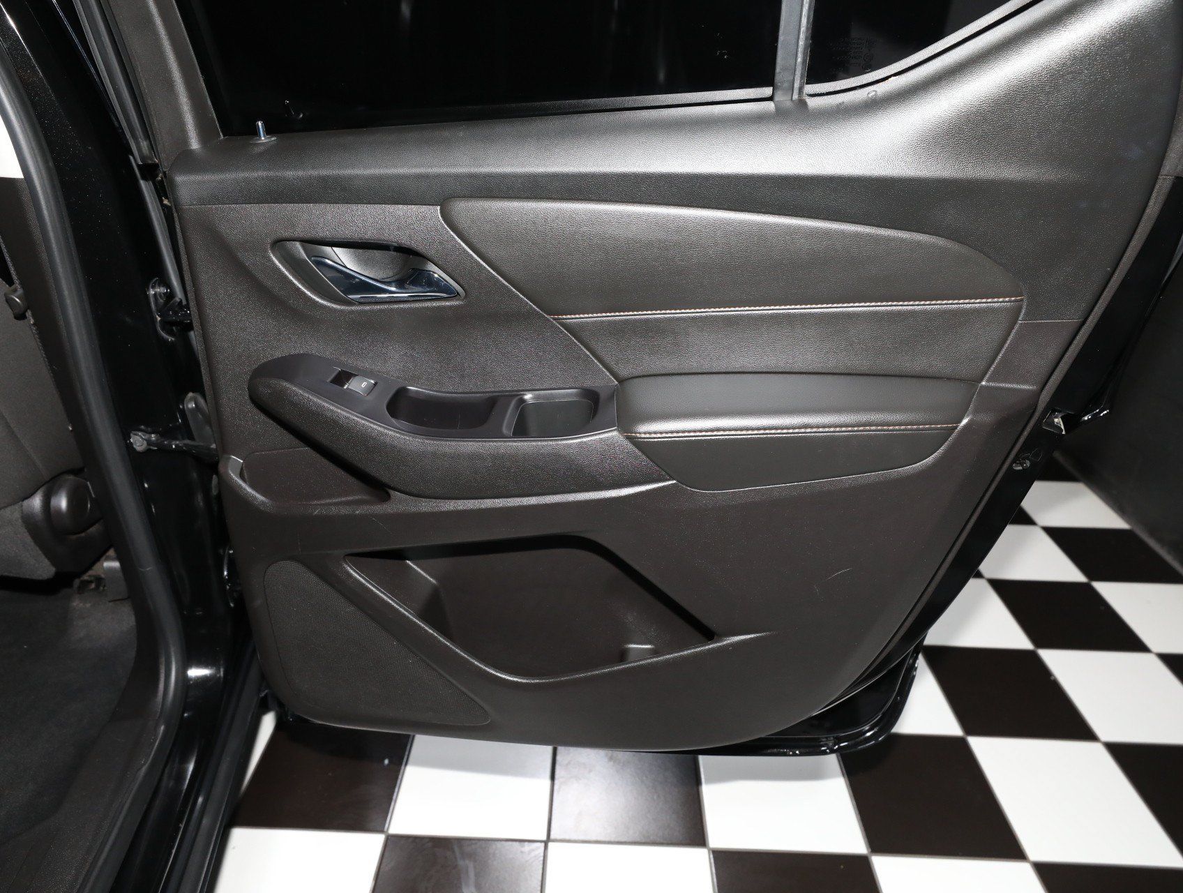 Used 2018 Chevrolet Traverse LT AWD/4WD image 36