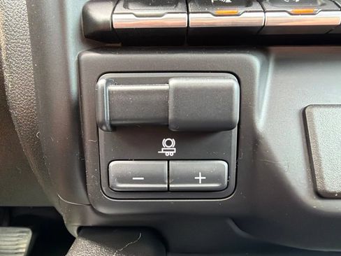 Used 2021 GMC Sierra 1500 AT4 w/ AT4 Premium Package AWD/4WD image 11