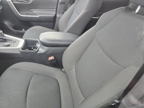 Certified 2025 Toyota RAV4 LE image 23