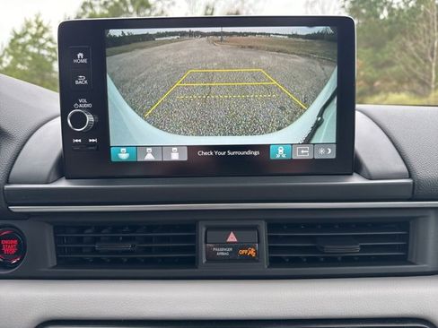 New 2025 Honda Pilot Touring image 24