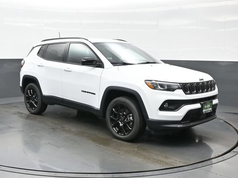 New 2026 Jeep Compass Latitude AWD/4WD image 11