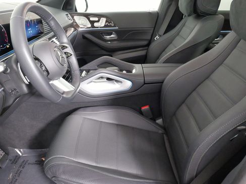 Used 2025 Mercedes-Benz GLS 450 4MATIC image 28