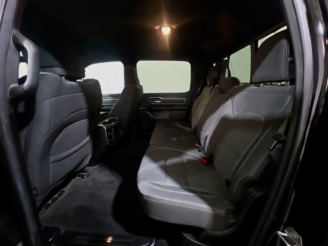 Used 2022 RAM 1500 Big Horn AWD/4WD image 16