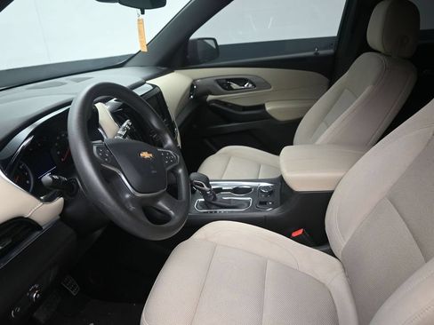Used 2023 Chevrolet Traverse LS FWD image 12