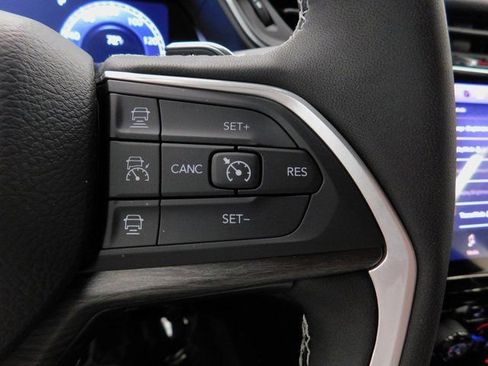 Used 2025 Jeep Grand Cherokee Limited image 40