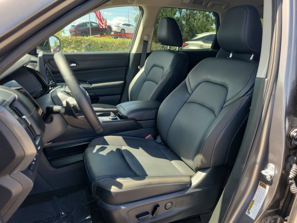 Certified 2026 Nissan Pathfinder SL AWD/4WD image 16