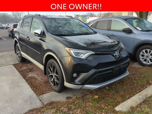 Used 2016 Toyota RAV4 SE image 3