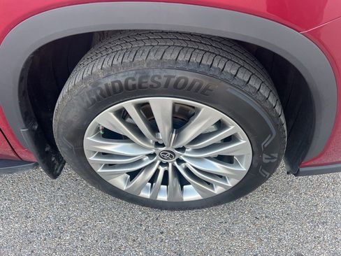 Used 2025 Toyota Highlander Platinum image 20