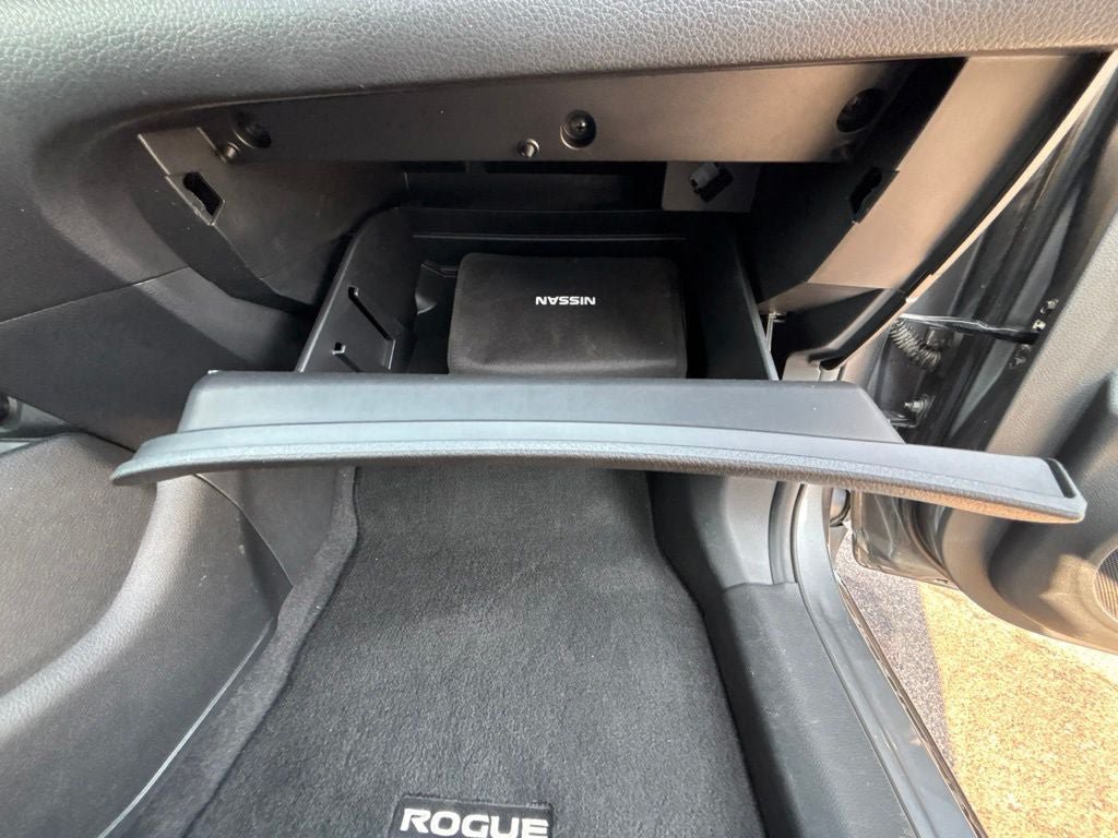 Used 2020 Nissan Rogue SV AWD/4WD image 37