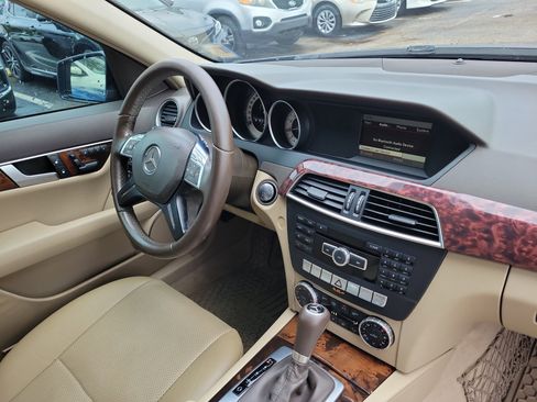 Used 2013 Mercedes-Benz C 250 Sedan image 8