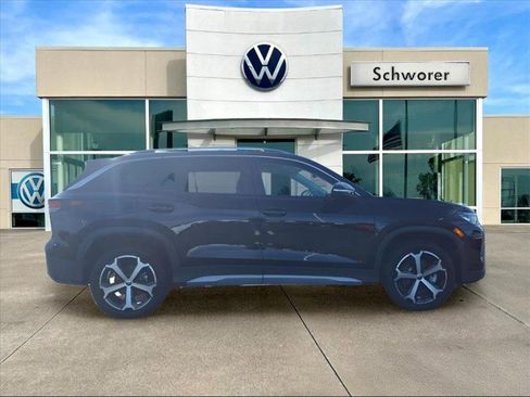 New 2026 Volkswagen Tiguan SE image 6