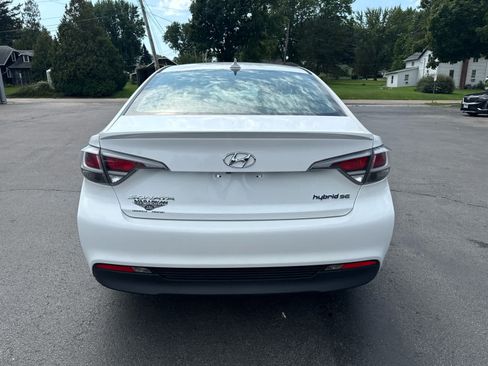 Used 2017 Hyundai Sonata SE FWD image 4