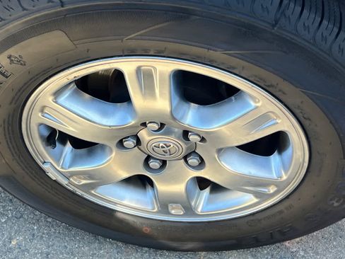 Used 2005 Toyota Highlander 2WD image 22