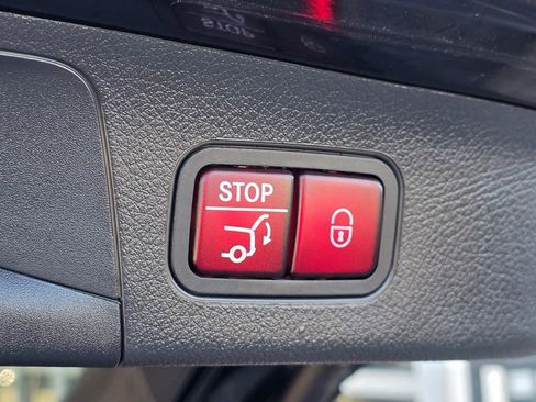 Used 2025 Mercedes-Benz GLA 250 4MATIC image 13