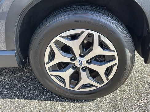 Used 2023 Subaru Forester Premium image 25