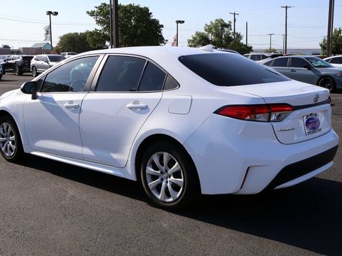Used 2022 Toyota Corolla LE FWD image 15