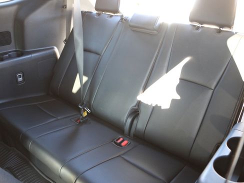 Used 2023 Toyota Highlander XSE image 33