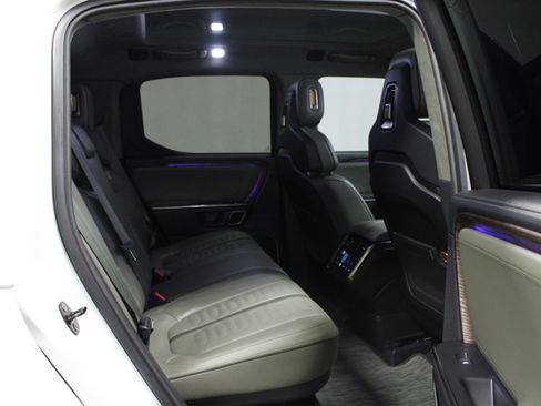 Used 2023 Rivian R1T Adventure image 15