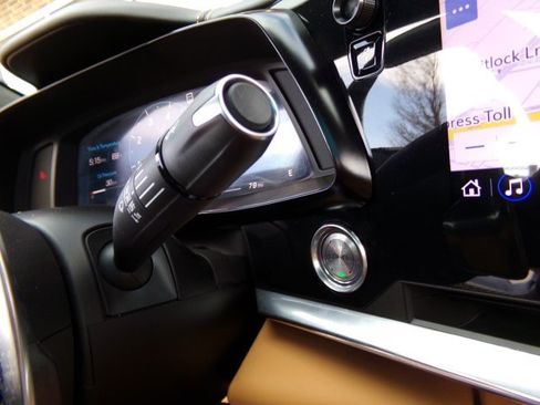 Used 2023 Chevrolet Corvette Stingray Premium Cpe w/ Z51 Performance Package image 19