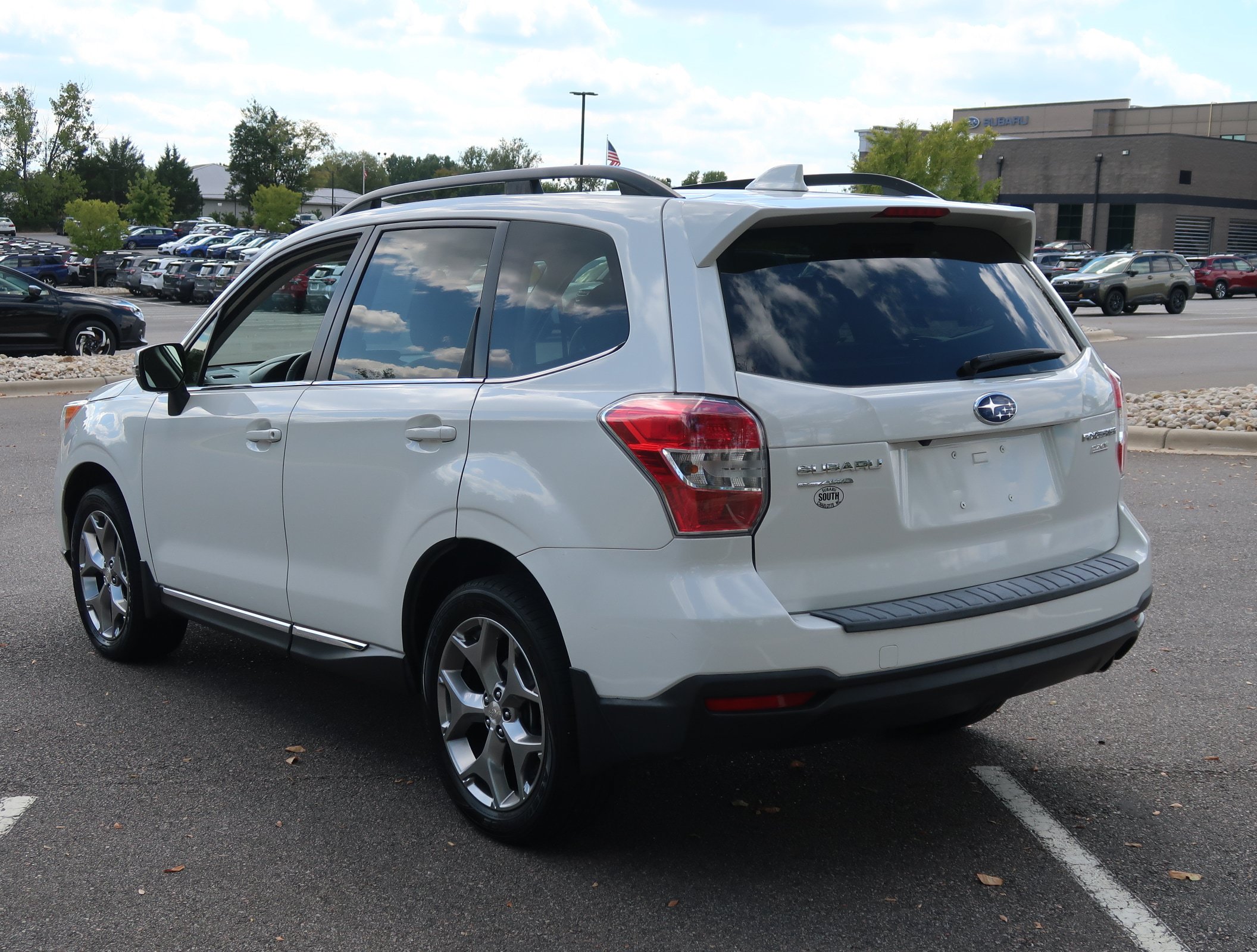 Used 2016 Subaru Forester 2.5i Touring w/ Eyesight & Navigation System AWD/4WD image 6