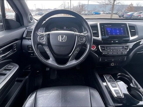 Used 2016 Honda Pilot Touring image 5