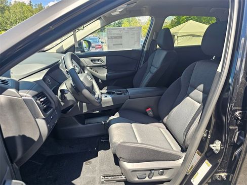 New 2025 Nissan Rogue SV image 19
