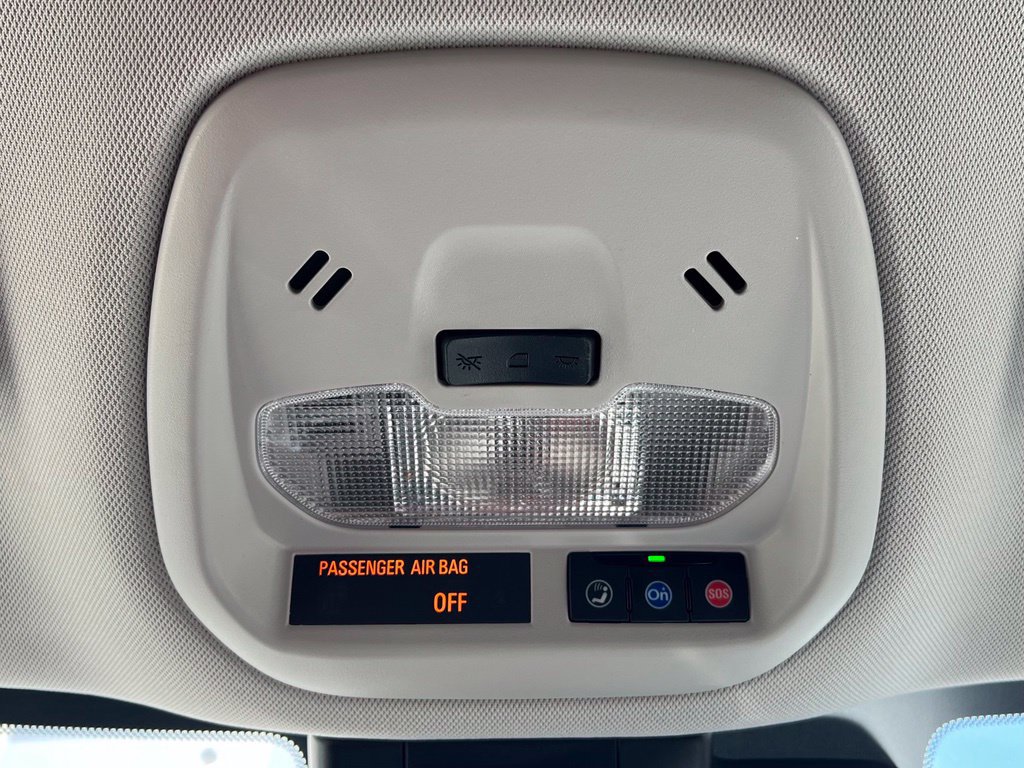 Used 2025 Chevrolet Trax LT FWD image 20