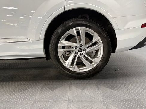 Used 2023 Audi Q7 2.0T Premium Plus w/ Convenience Package AWD/4WD image 7